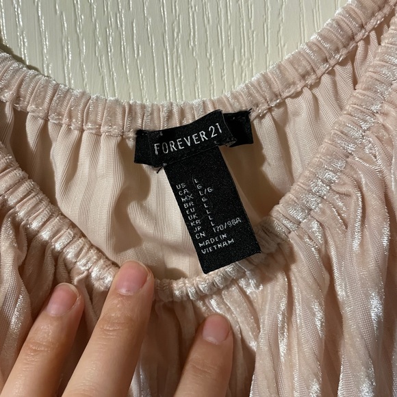 Velvet crop top 😍 (5/20) - Picture 3 of 3